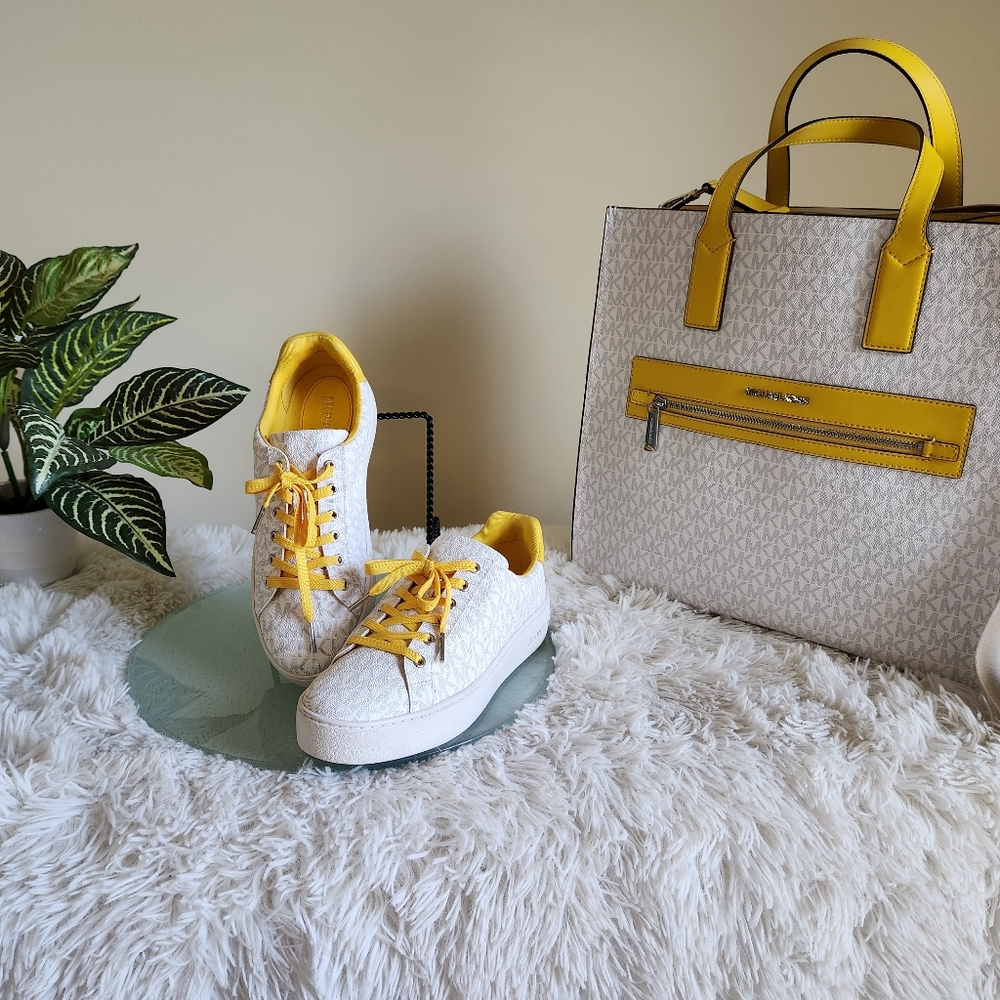 Michael Kors (Kenly) Large Signature Tote